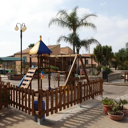 Le Tre Gorgoni מרינה די מודיקה